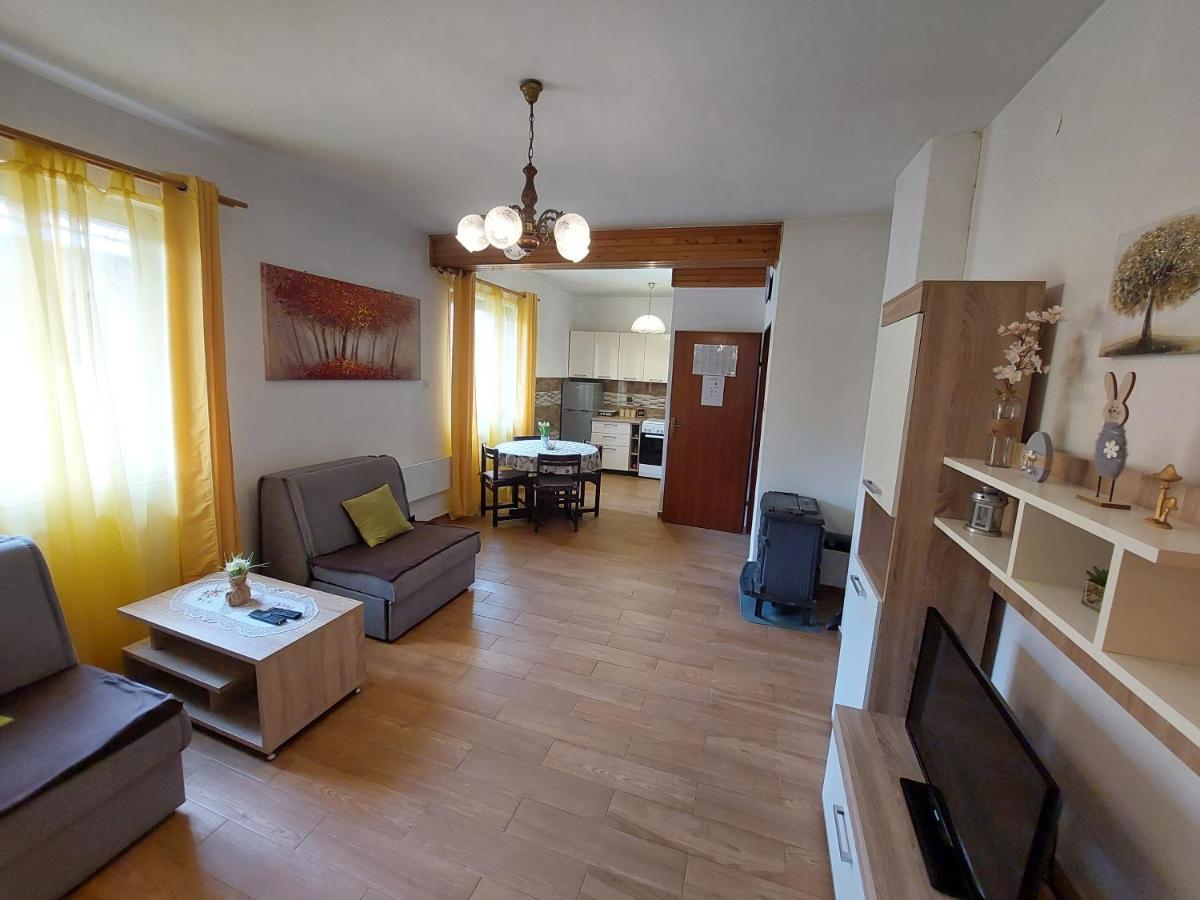 Apartman Rozmari Lokve Ngoại thất bức ảnh